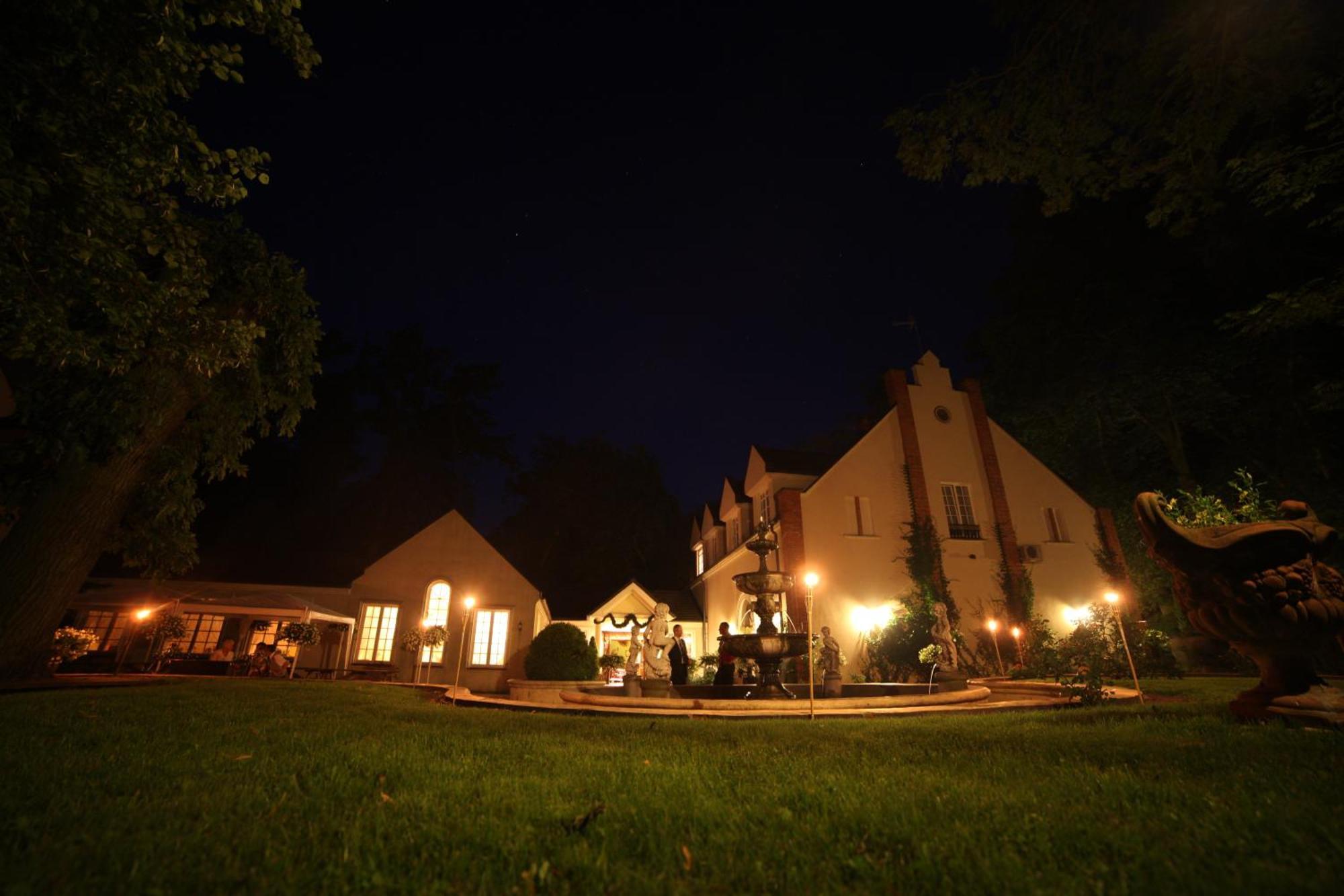 Palac Runowo Runowo Krajenskie Exterior photo